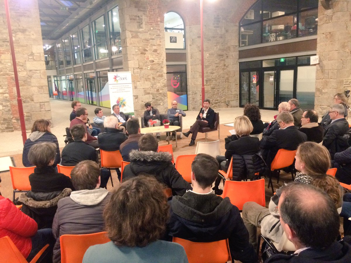 StartupOcean's tweet photo. Notre incubateur en présentation au #ClubOsons! Très riches échanges #jeune #handicap #entreprise #startup avec @SuboceanaProd &amp; @Hoali_org https://t.co/JFZtjVOyk9