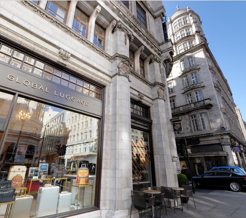 globalluggage's tweet photo. Indulge in premium travel Xmas Gifts this weekend! London Strand store open 10-7pm. Find us next to the Savoy Hotel.
https://t.co/UHPqWmZYcI https://t.co/Ty2V7fyGgG