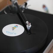 IrmACTU's tweet photo. #StartingBlocks @Vinyl_it réinvente le disquaire en ligne > #Personnalisation &amp; Vente #OnDemand de #vinyle > https://t.co/7qnyaspabm https://t.co/CrWGLPhmfT