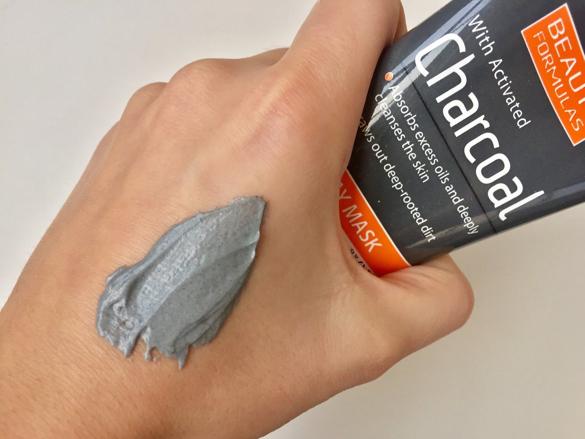 DrogasLatvija's tweet photo. Palutini sejas ādu ar Beauty Formulas Charcoal masku. Uzzini blogeres Kristīnes atsauksmi ;) https://t.co/PQEuwXbVSj https://t.co/rjDZk3r3Ms