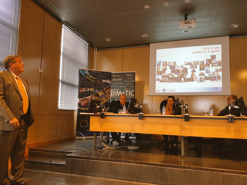 Lujo de celebración tras sus 10 años del <a href="/IDeTICulpgc/">IDeTIC ULPGC</a> <a href="/ULPGC/">ULPGC</a>