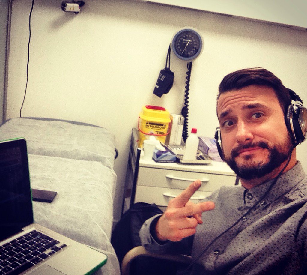 lekaktus's tweet photo. Aprovechando hasta en las pruebas de la alérgia!!!😁 Luego nos quejamos de que no tenemos tiempo #producing https://t.co/EwsELwKJkP