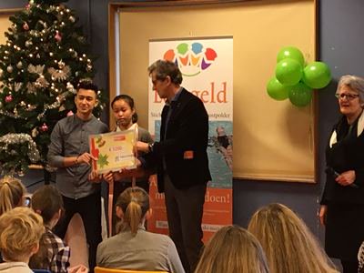 Onze kerstmarkt van gisteren bracht maar liefst €1200,- op voor de Stichting Leergeld Noordoostpolder. Iedereen enorm bedankt!