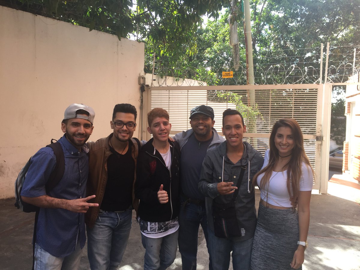 eltalentoerestu's tweet photo. Llegamos al final de este maravillosos proyecto #ElTalentoEresTu, Gracias a todos ustedes por la sintonia 👋 🎉FelizAño🎉 https://t.co/UZJ7IZGh8X