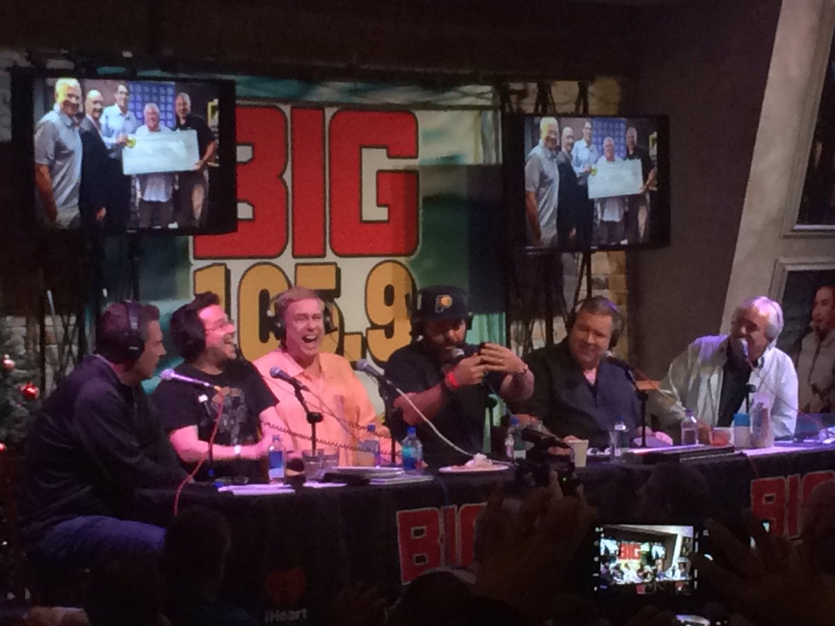 bluchew22's tweet photo. This is 26 years of love on one stage!! Bless up #YoungRon @PaulandYoungRon @bertkreischer @BillyCorben @DanMarino @BIG1059FM Thank you!!!! https://t.co/tEoI030cTA