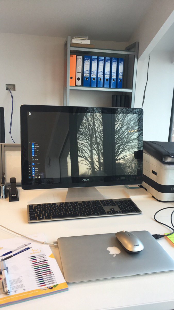 ColonyWilmslow's tweet photo. @ASUS loving our touch screen monitors @ColonyWilmslow @TheColonyHQ #technology #girlgeek #businessmembersclub #stateofart #Christmas https://t.co/yrttCmVx3w