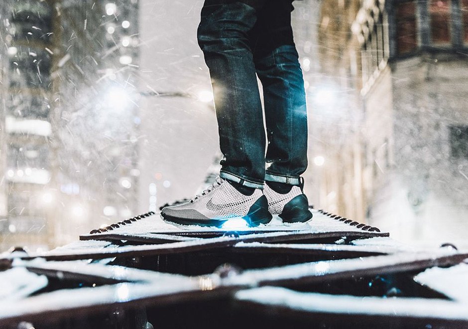 catchthehype's tweet photo. NIKE HYPERADAPT 1.0
Color: Black + Silver
Release Date: December 17th, 2016
Price: $720
💥https://t.co/Io4ZTQghjw https://t.co/1ezZRupo1h