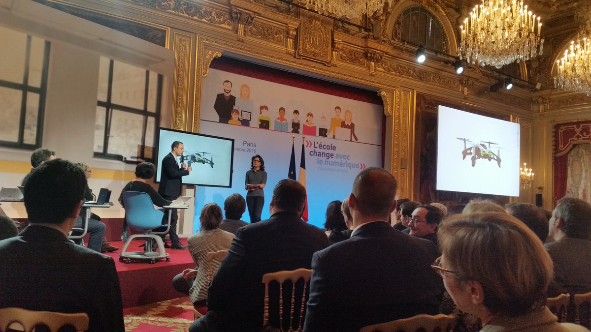 yannick_levy's tweet photo. Redonner un sens aux mathématiques grâce à la programmation d'un mini-drone @Parrot @ParrotEducation #EcoleNumerique https://t.co/BrA9jsI1rv