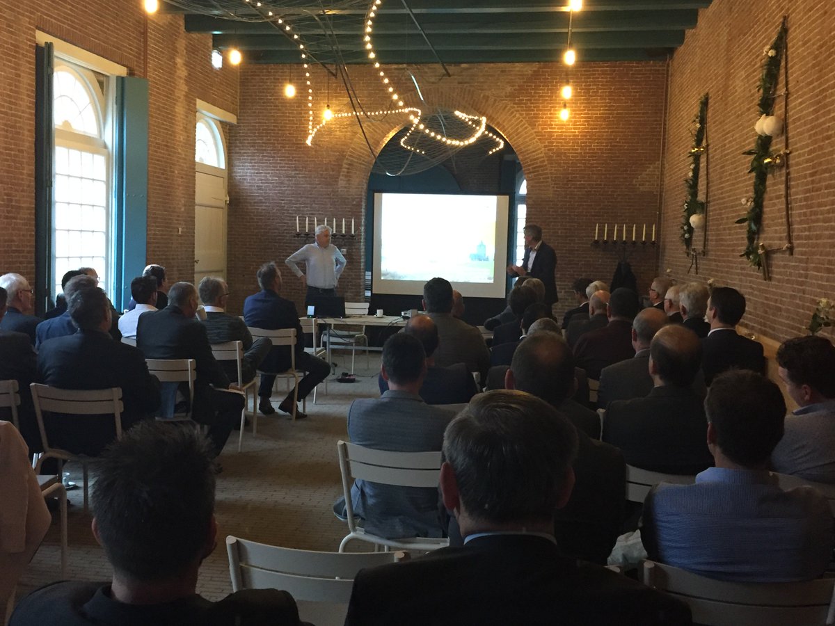 VSW2014's tweet image. Geslaagde ledenvergadering van de VSW bij Slot Loevestein #Bouwendnederland #VSW #SlotLoevestein