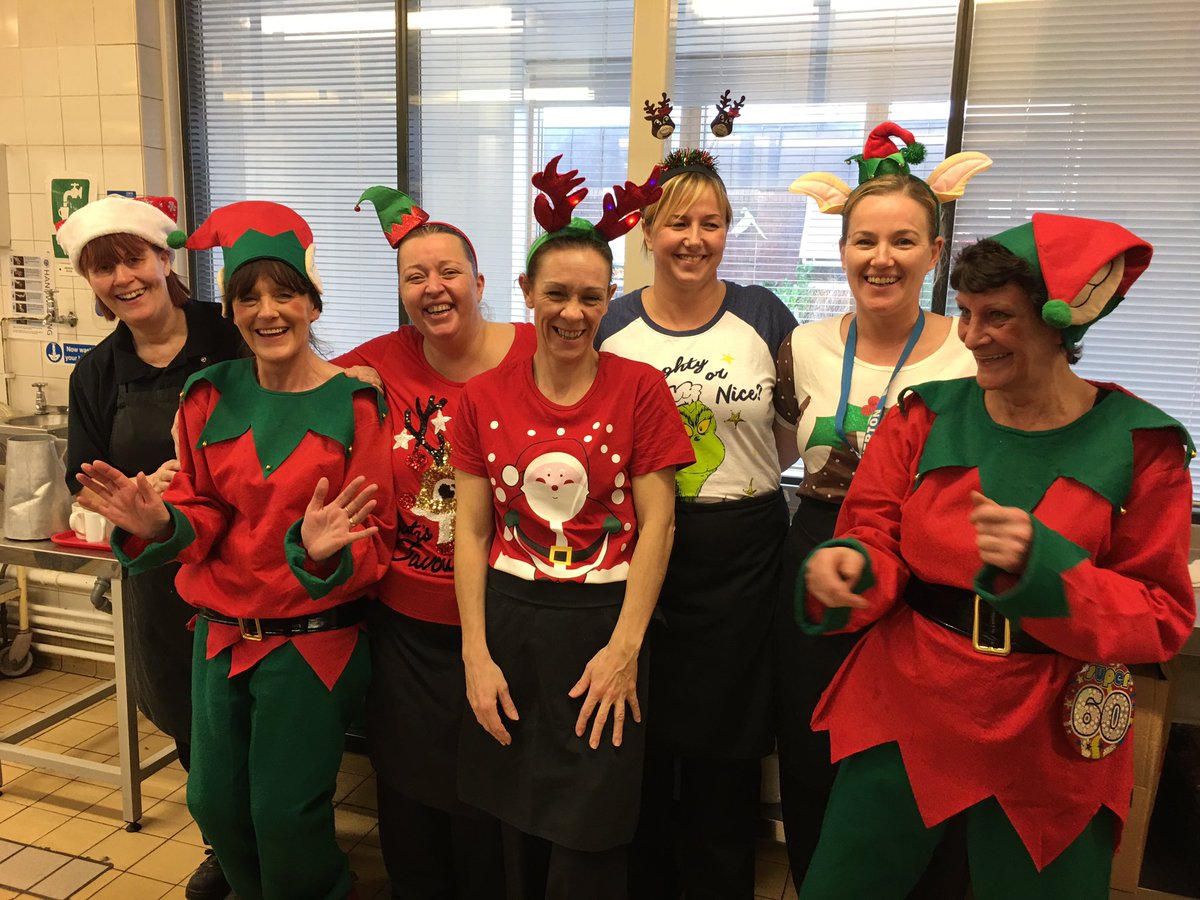 Our elves who prepared the Christmas lunch today @ricelanehead the pupils had a great day <a href="/ABsolutelyCater/">ABsolutely Catering</a> <a href="/glyn_ingram/">Glyn Ingram</a>