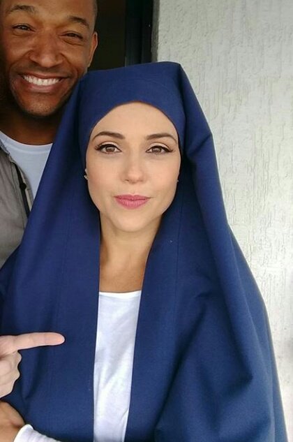 TerezaLOficial's tweet photo. Qq isso irmã perucas ? @aprisol @EstefaniaLarios 😂
#FicoLinda #SoFaltaVirarSanta 😻 https://t.co/v7xkCcuoJU