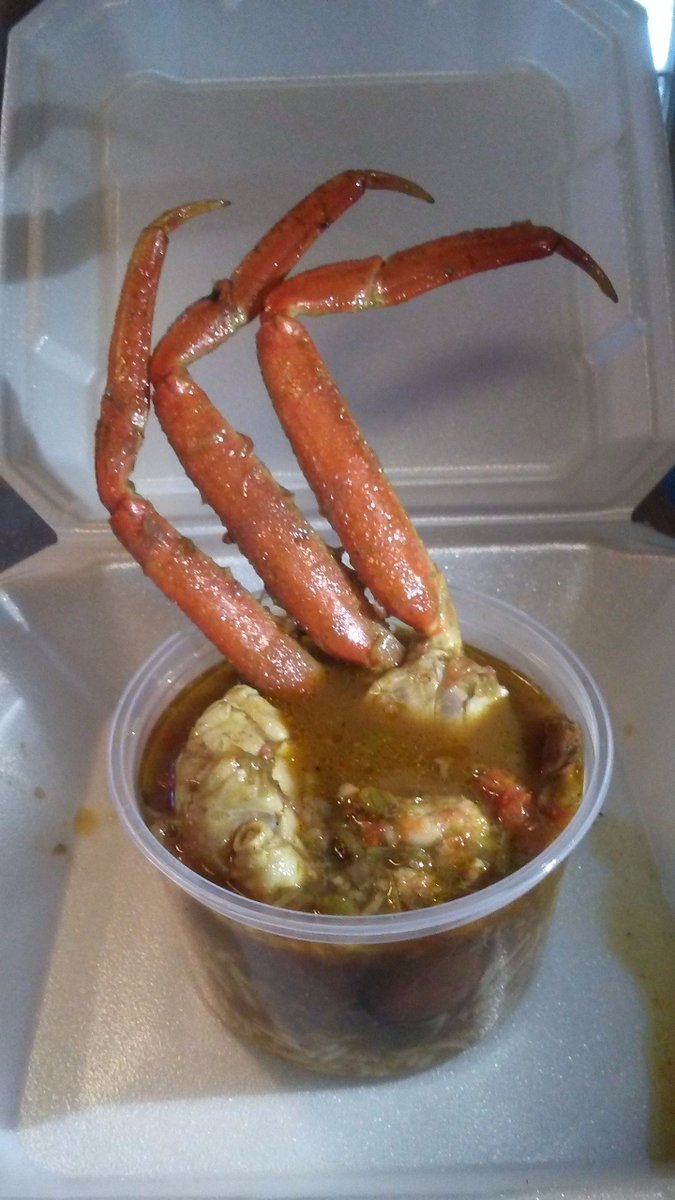 talkinturkey317's tweet photo. If yall eating today - get your order in early for delivery! Its cold outside
#gobblelikeyoumeanit https://t.co/ex3g8i3ZyO