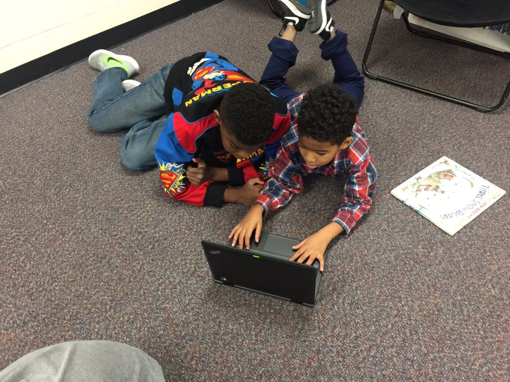ltefsdaniel's tweet photo. Reading, writing code, and Hot Chocolate with Dr. Jimenez's class. @RCE_Dolphins,@gad1127,@doctorcjimenez https://t.co/UVgzO0NyDd