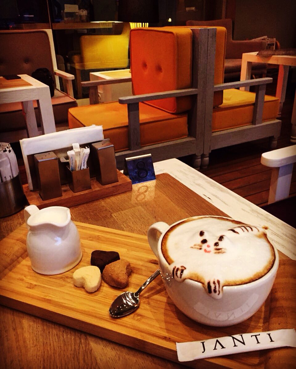 janti_cafe's tweet photo. Kahve Çeşitleri #Janticafe de sıcak içecekleri ile sürpriz sunumlar 👍🏻 #janticoffee #macchiato #cappuccino https://t.co/14Pc2hOTTd