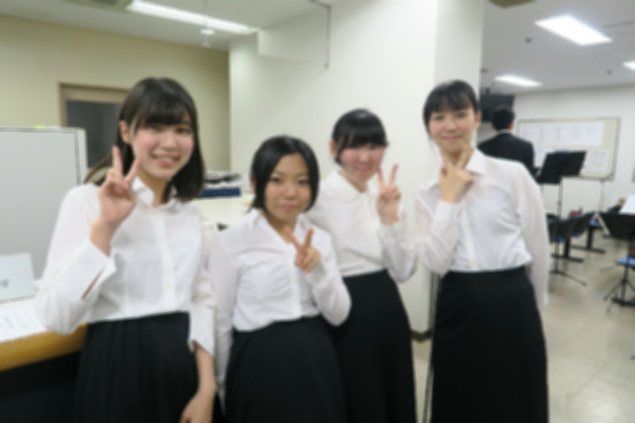 大阪医科大学グリークラブ Twitter पर 定演まで あと2日 本日は本番前最後の練習でした ラストを飾るのは4thステージ 混声合唱組曲 明日へ続く道 指揮 葭村洋平 伴奏 田中美穂 でお送りします 12年nコンの課題曲にもなった やりがいのあるかっこいい
