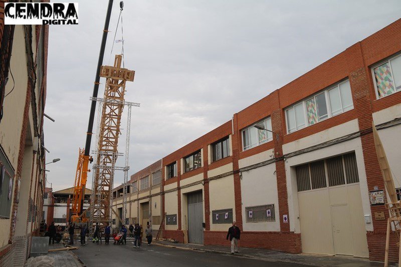 CendraDigital's tweet image. Ensayo de la plantà al tombe de la Falla Plaza del Ayuntamiento 2017, de Manolo García #fallas #falles