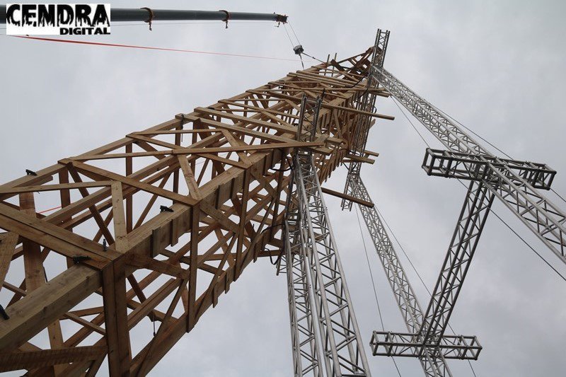 CendraDigital's tweet image. Ensayo de la plantà al tombe de la Falla Plaza del Ayuntamiento 2017, de Manolo García #fallas #falles
