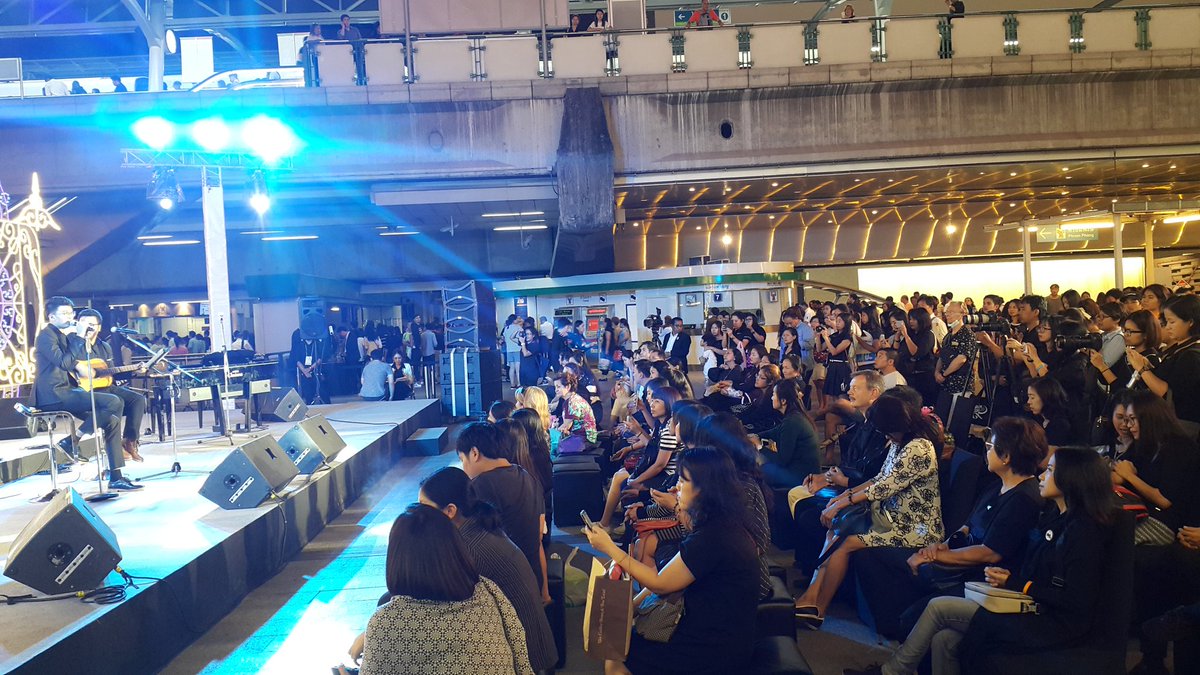 tanont916's tweet photo. วันนี้ขอบคุณทุกท่านมากครับ นั่งฟังกันไม่หนีไปไหนเลย ขอบคุณ EmQuartier กับงานดีๆแบบนี้ด้วยครับที่ให้โอกาสได้เจอกัน | #N https://t.co/G0uk5ROA8m