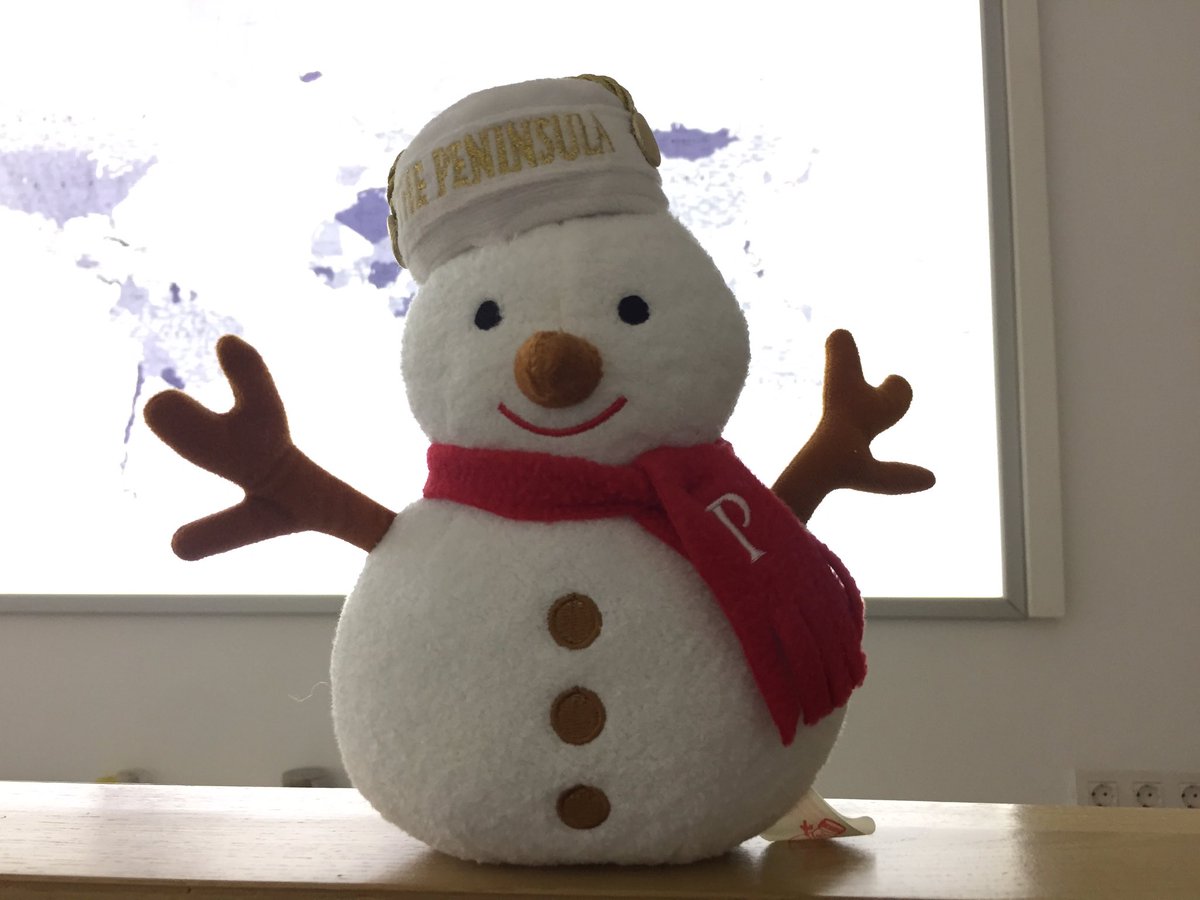 Graupix's tweet photo. #SnowPage @PeninsulaHotels decorating my home for #Christmas #LuxeGraupix #luxury #travel https://t.co/agqeN31e8O