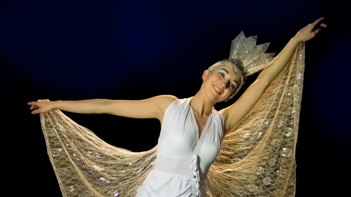 TeatroMori's tweet photo. Celebra una #Navidad familiar en el teatro con "La estrella de Navidad" de @ciaCassis sab y dom 17h #MoriParqueArauco último finde! https://t.co/2F7fpUSyV6