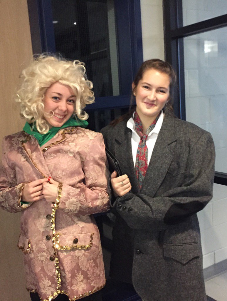 AngelaOlson19's tweet image. Welcome to our visiting college admissions counselors today! ;) #assessinglearning #notmultiplechoice #learningstyles