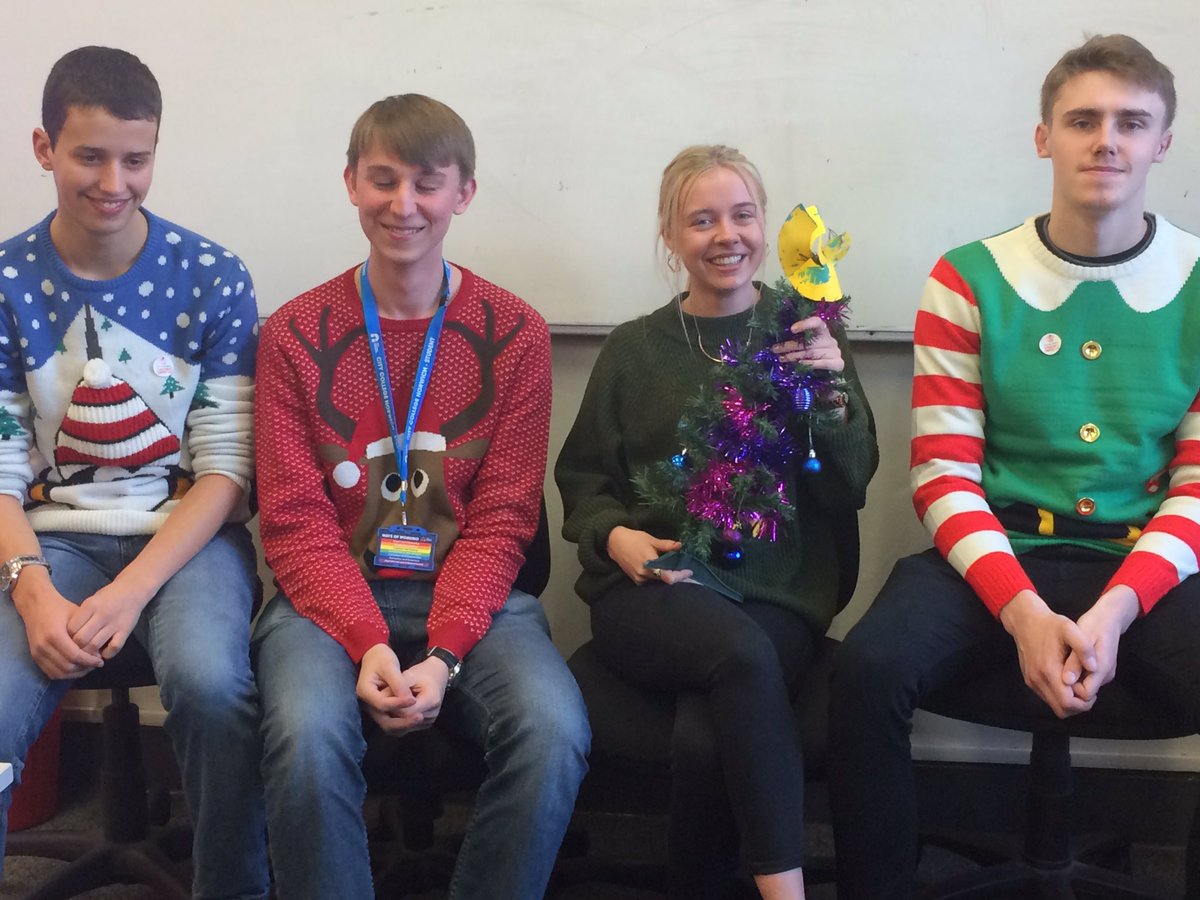 CCNBusiness's tweet photo. Great effort students raised £88. #savethechildren @norwichcitycollege https://t.co/TB0yKUnMRY