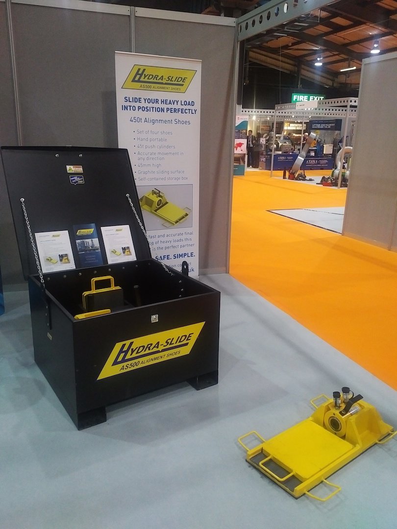 HydraSlideLtd's tweet photo. #HydraSlide alignment shoes were among #LiftEx2016 talking points & standout feature of @HydraSlideLtd @Rapid_RS co-location in #Aberdeen. https://t.co/bvTePig3G1