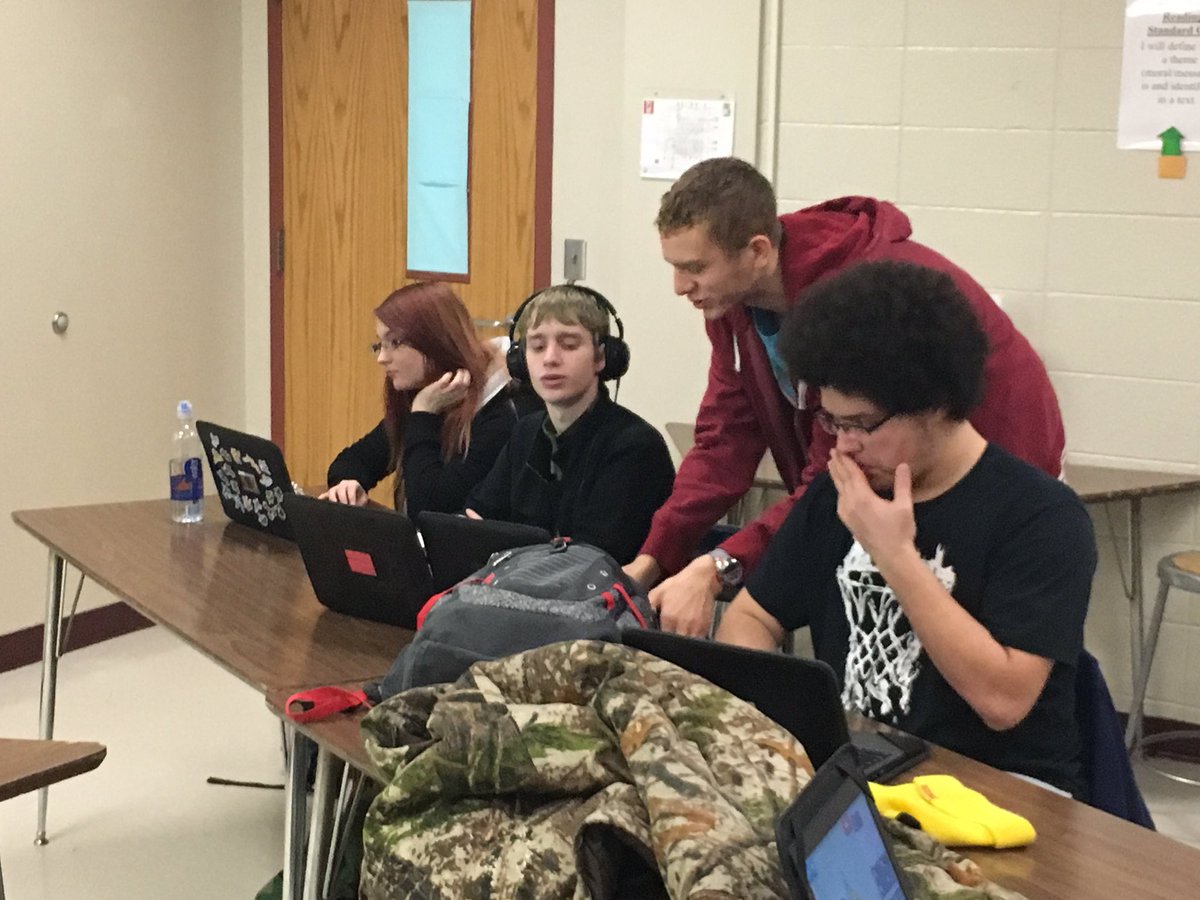 MattStueber75's tweet photo. Coding, creating, and best of all self-driven collaborating! Joyful and Engaging Career Management class today! @ISD728 #728TIES #TIES2016 https://t.co/j5ycpXJPq1