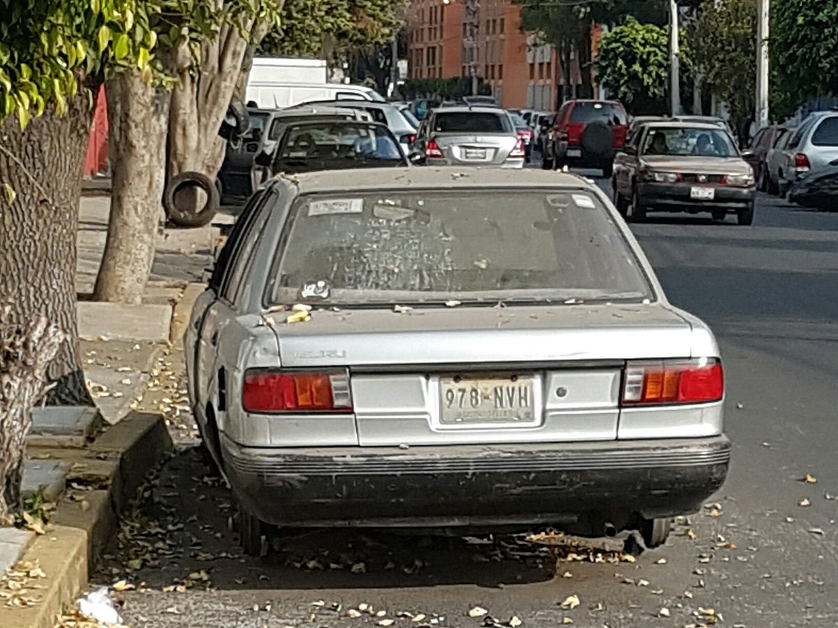 _Wich0's tweet photo. @retioDF Auto abandonado en Normandia frente al #156 col.  Zacahuitzco, Del Iztapalapa.  NISSAN Tsuru 97 placas 978NVH con reporte de robo. https://t.co/i5cvXCuFcB