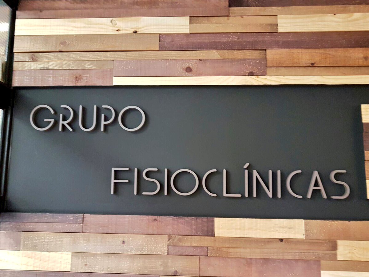 Preparados nuestros ecógrafos @GEHealthcare en León para Curso del #Hombro con <a href="/jordireigfisio/">Jordi Reig Fisio</a> <a href="/JpElorrieta/">Fisioclinicas</a> <a href="/Fisioinquiet/">Lluís Puig</a> <a href="/SergioSHerraez/">Dr. Sergio S.Herráez</a>: