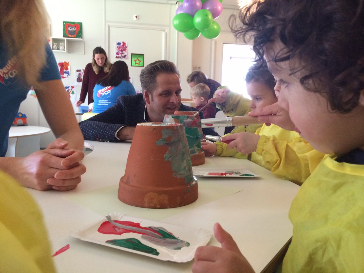 Het was vanmiddag een leuk feestje in Overschie met <a href="/hugodejonge/">Hugo de Jonge</a>. Lees hier wat hij kwam doen: peuterenco.nl/content-folder…