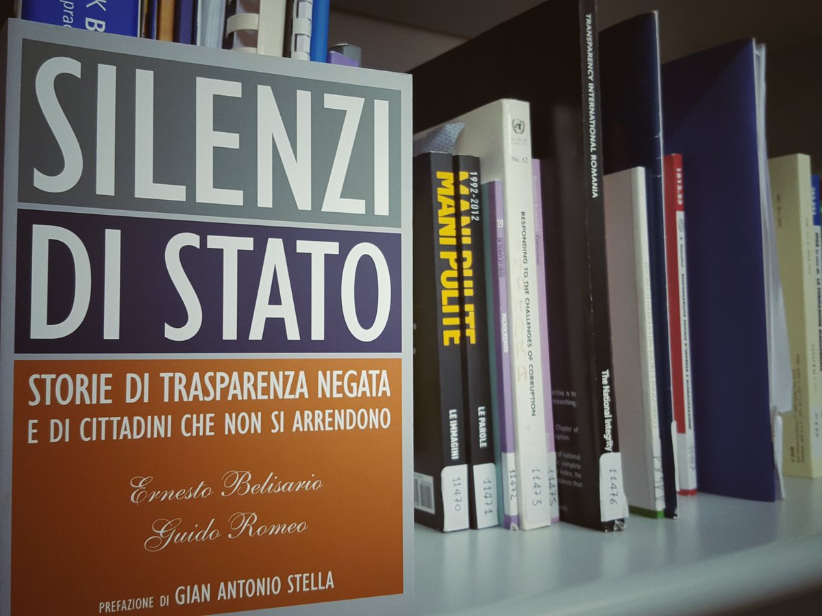 transparency_it's tweet photo. Nostra biblioteca non resta in silenzio:contro corruzione noi ci siamo!Per continuare a offrirvi servizio #aiutaTI ➡ https://t.co/e5gEuQfSTb https://t.co/ZjEjl640rw