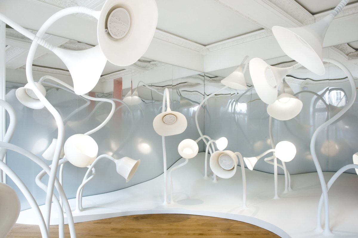 crea_diffusion's tweet image. Crea Diffusion works  "Le grand Musée du Parfum " PARIS
Corian interactive flowers.
Black lighting picture, Music, Parfum in each.