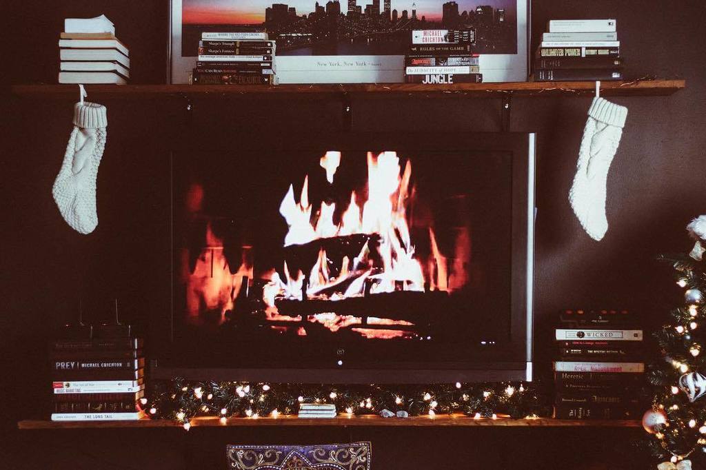 ItsMeTobyJo's tweet image. shit is cozy rn 🛋🎄⠀ ift.tt/2hD7RSL