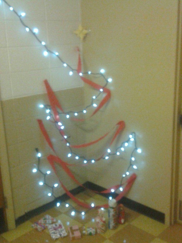 davpepsi's tweet photo. Despite the tree our christmas spirt lives on https://t.co/ILqXkiSKf0