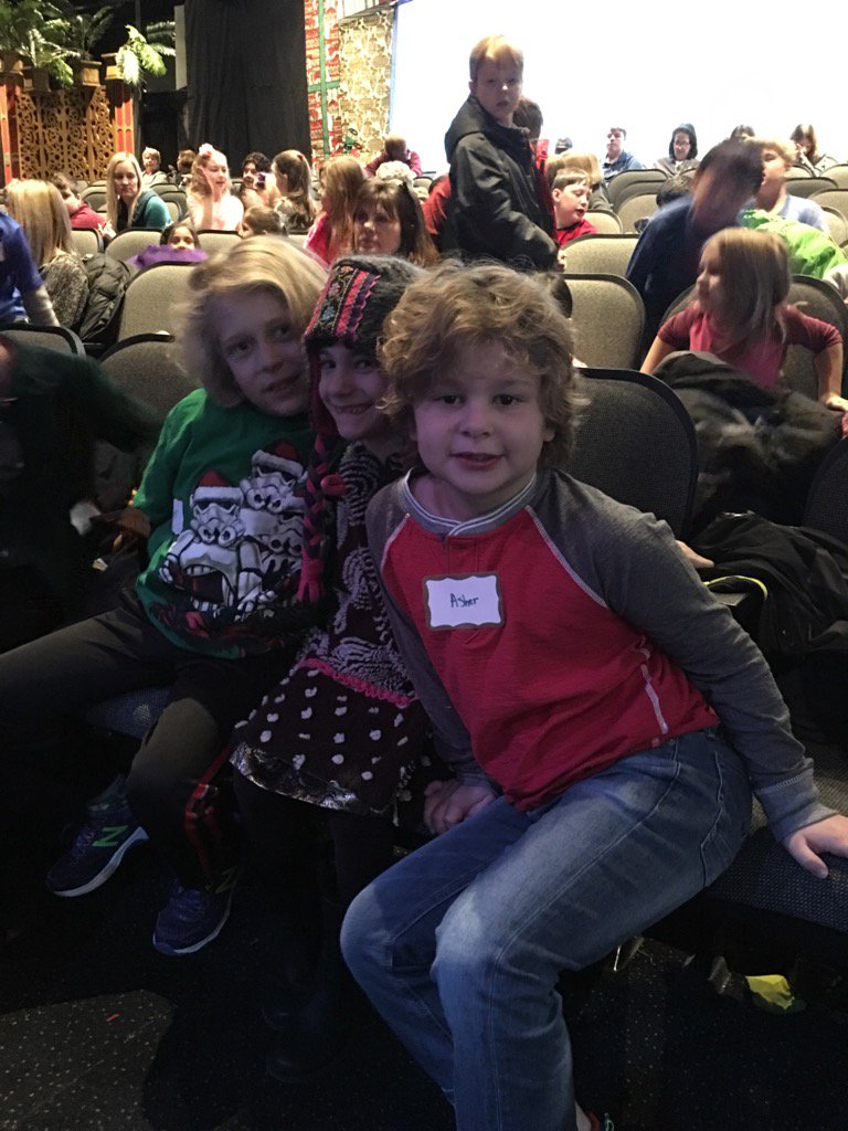 2ndgradekramer's tweet photo. Front row seats at the Nutcracker!!#bsd106 https://t.co/uI31ouns5s