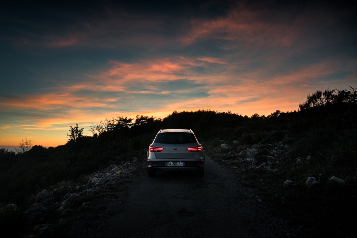 SEATFrance's tweet photo. Un dernier dépaysement ? Suivez notre instagrammer @arnaud_taquet au volant de sa SEAT Leon X-PERIENCE sur la French Riviera ! #MyXperience https://t.co/W81J2NGCXw