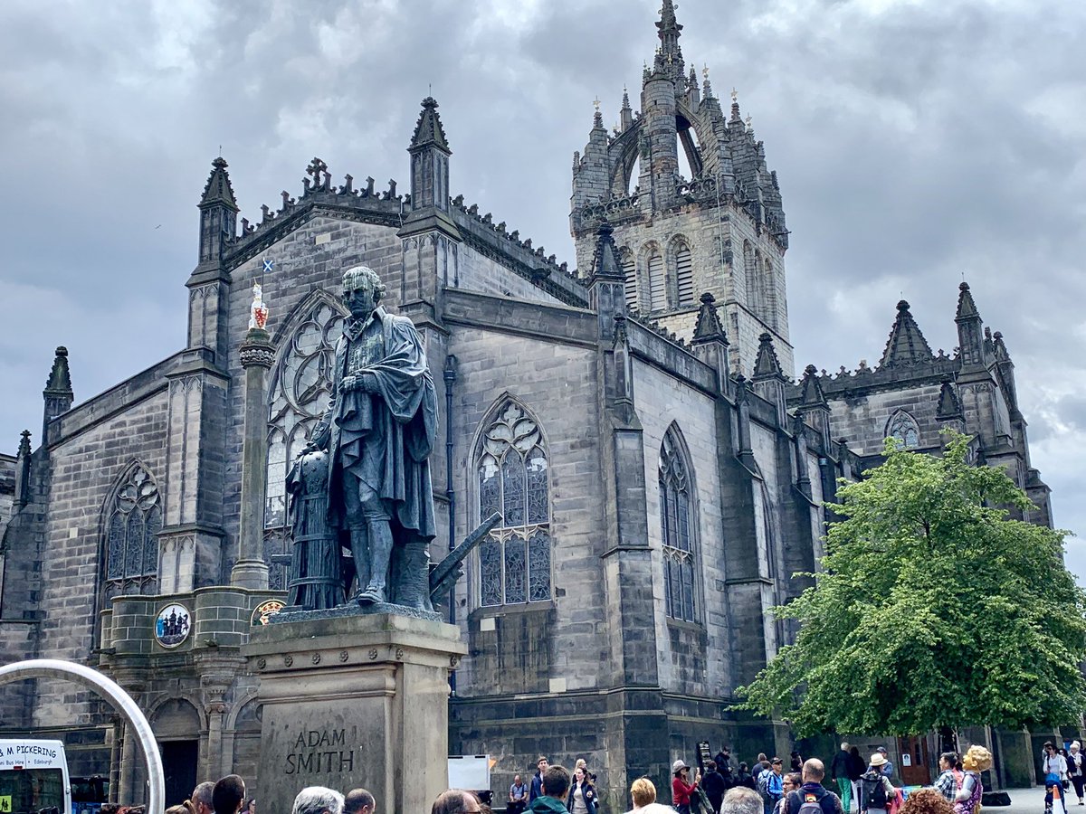 Mojo_Orchestra's tweet photo. This was an Edinburgh day. It started out with a climb up Arthur’s Seat. Then we took a tour of old Edinburgh, built in the Middle Ages. We finished with a concert at Greyfriars Kirk: AMAZING PERFORMANCE! #MojoInScotland #SBFestival https://t.co/tV5JkDgeMQ