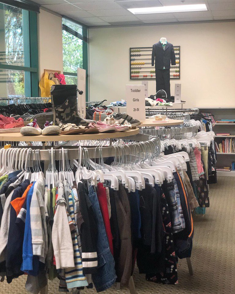 BeHively's tweet image. Our Community Closet will be open late this Wednesday, July 10th and Wednesday, July 24th until 7 PM. All families and community members are welcome to come shop for FREE for items including clothing, furniture, baby items, books and more!
 #wearehively #hively #thrivinghive