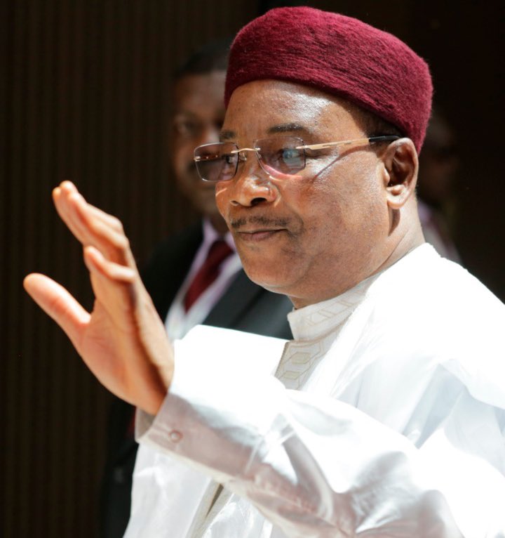 SaniMhm's tweet image. Fier d’avoir vu l’#Afrique tout entière réunie ici à #Niamey. Fier de voir le #Niger entrer dans l’histoire.
Fier de mon Président.