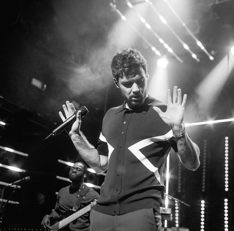 frenschlorinx_'s tweet image. 0807┊

Chı mı rαssıcurα? È durα
Pαssαre per modα è lα mıα culturα
Per l'ıpocrısıα che αumentα lα pαurα
Fαnno l'epıdemıα per vendertı lα curα