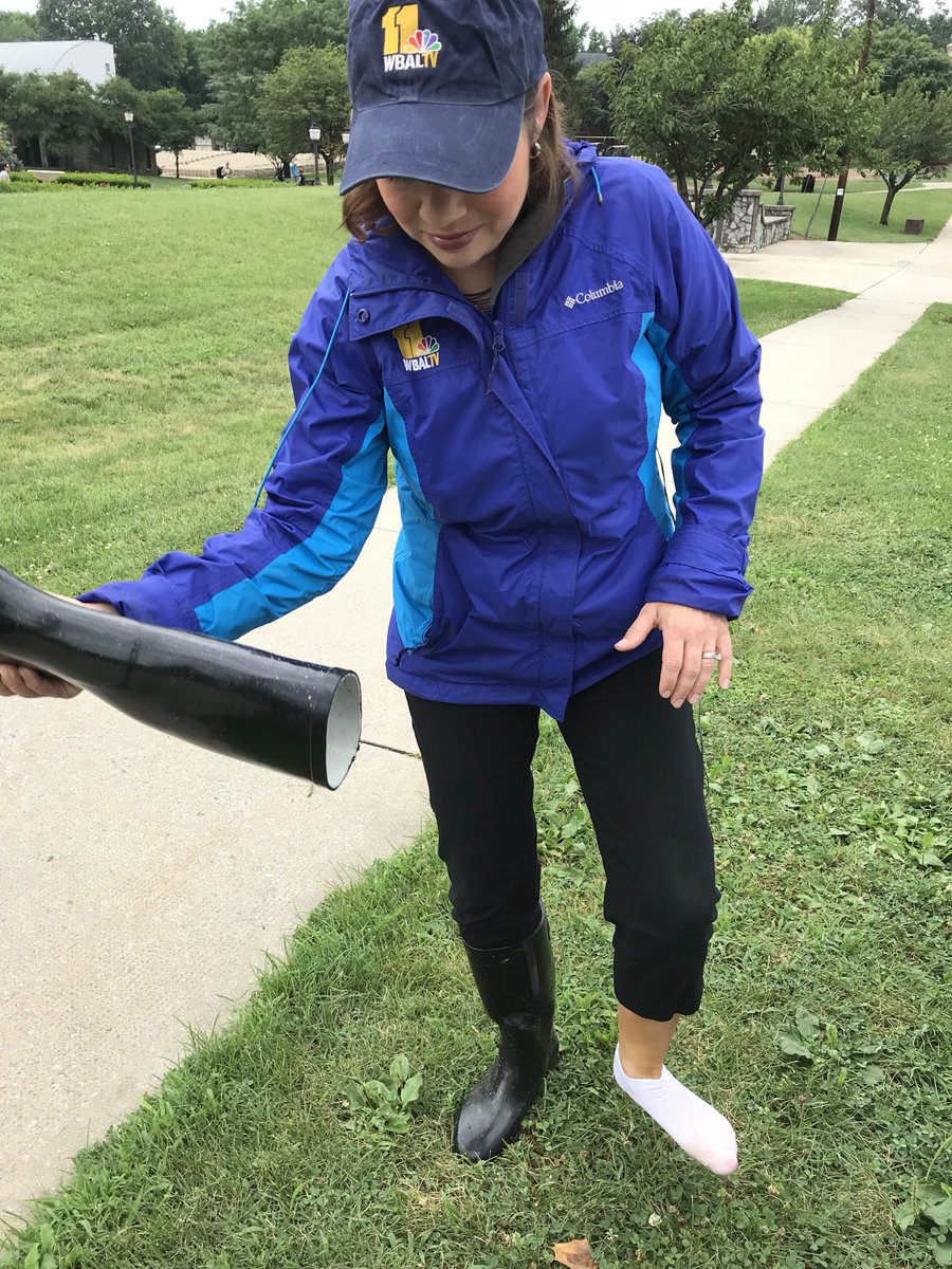 kimdaceywbal's tweet image. Tried to stand in the floodwater in frederick for my 5pm liveshot... apparently there’s a hole somewhere in my left boot.. it filled with water 😂 #reporterproblems #ineednewboots #dryingout #wbal
