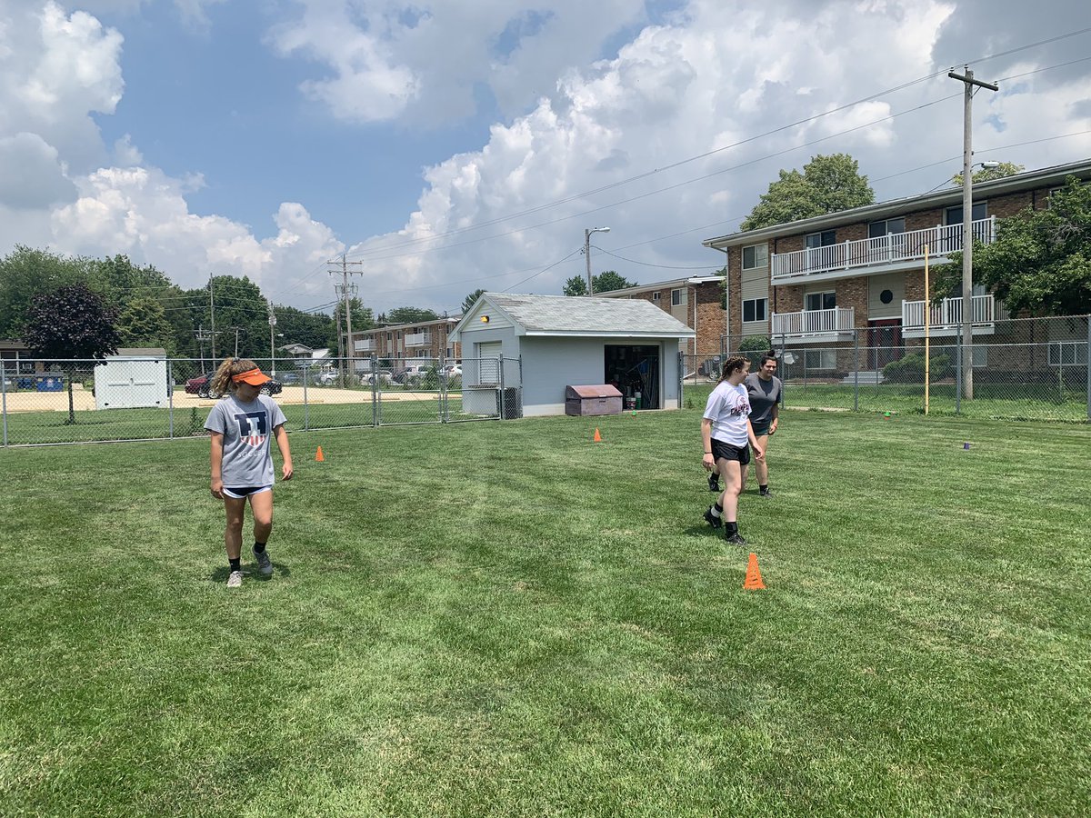 2019Maroons's tweet photo. Break is over.. the Ladies are back at it.  #Stronger #Faster #Explosive #Maroonfamily https://t.co/nUttN57clq