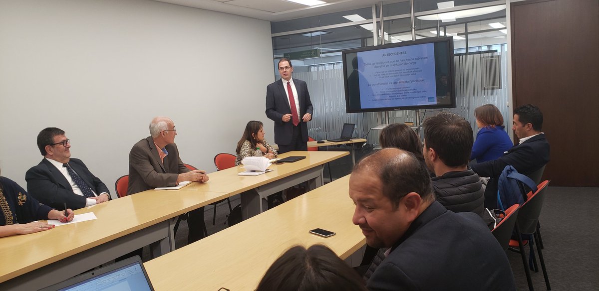 SamandaVelasco's tweet image. Estamos en la formulación del proyecto para la definición de un sistema de eficiencia logística orientado al sector de Construcción. #clusterconstrucción en alianza con @Asocreto1 y apoyo del #clusterlogística. @marcollinas @camaracomerbog