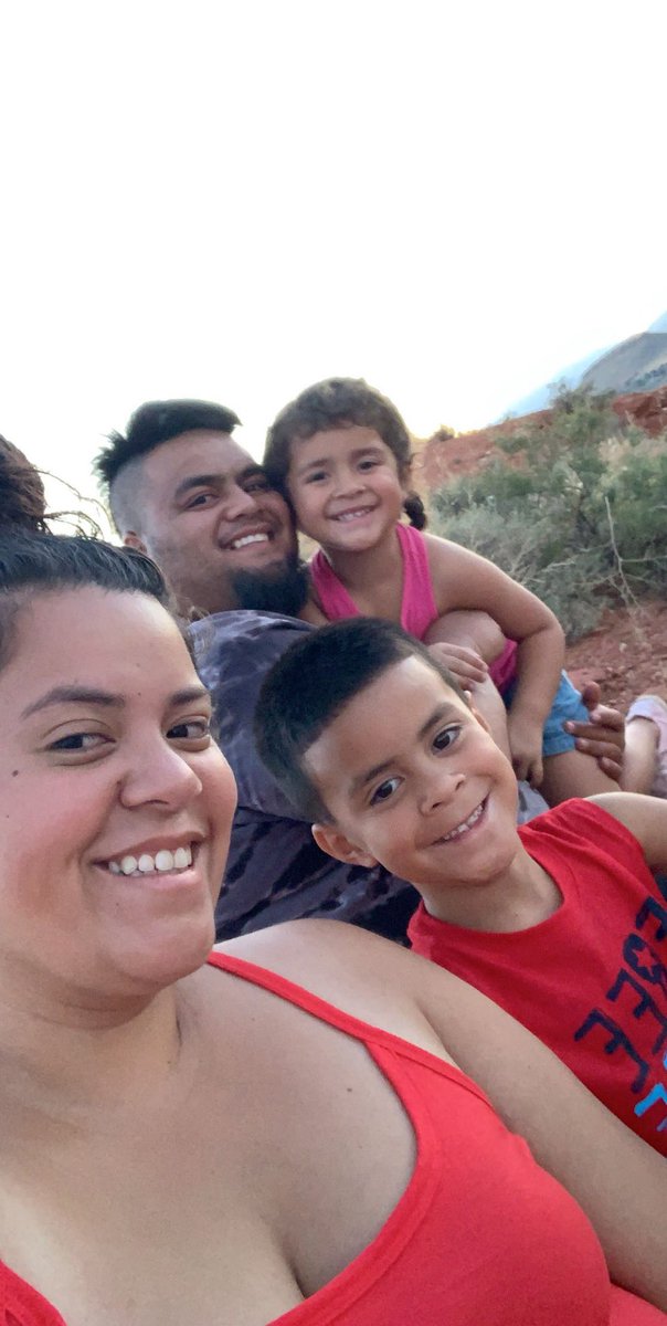 LivingMyMomLife's tweet photo. Our 4th of July , waiting for some fireworks 💥 #LMML https://t.co/ab4ovgfAOC