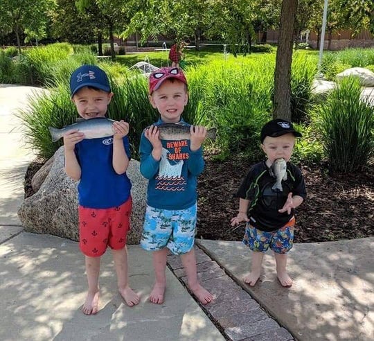 Argus911's tweet photo. Have you seen this adorable viral photo? It was taken in South Dakota. https://t.co/ShL75gBhNL https://t.co/4tv7HNIkPW