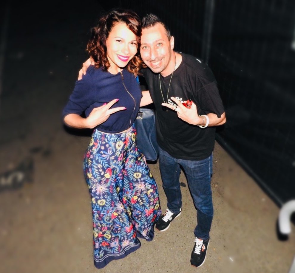 ErikadeBonis's tweet photo. πBack To The Feat π π₯Live on Stageπ₯ β¨Super @djjumpakajart β¨ β€οΈGrazie a tutti voi β€οΈ
β’
β’
#BackToTheFeat #LiveShow #Erika #DjJump #SecondOfJune #Anni90 #90sAreBack #Party #Relations #SaveMyHeart #Ditto #IDontKnow #ErikadeBonis #BorgoDAle #Vercelli #GoodTimes #ILoveMyJob https://t.co/LLVAW2PMn4