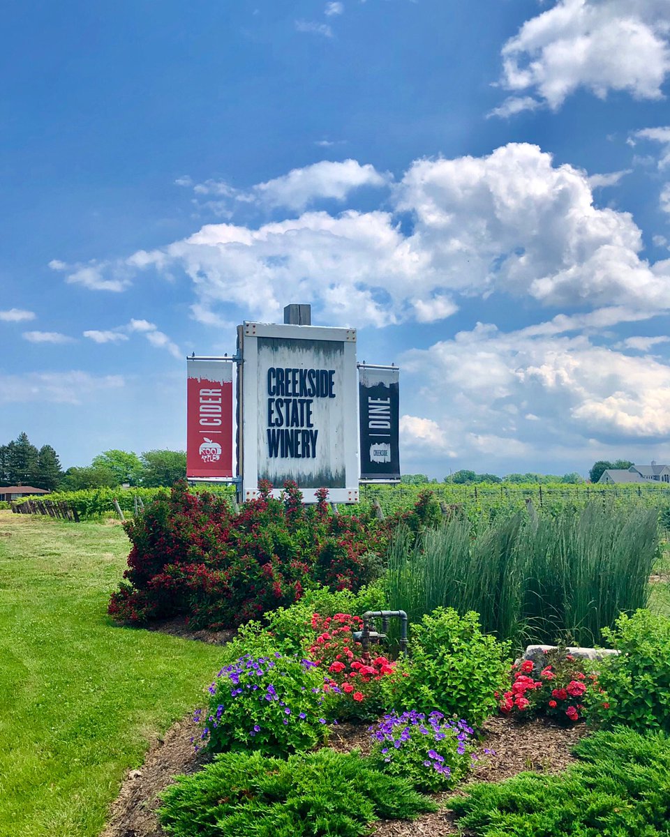 🗣 New on the blog: learn all about an amazing tasting of library wines in one of Niagara’s oldest and largest wine cellars! 🍷🤩 decantingontario.ca/2019/07/08/cre…

#winetasting #winery #winelover #wineblog