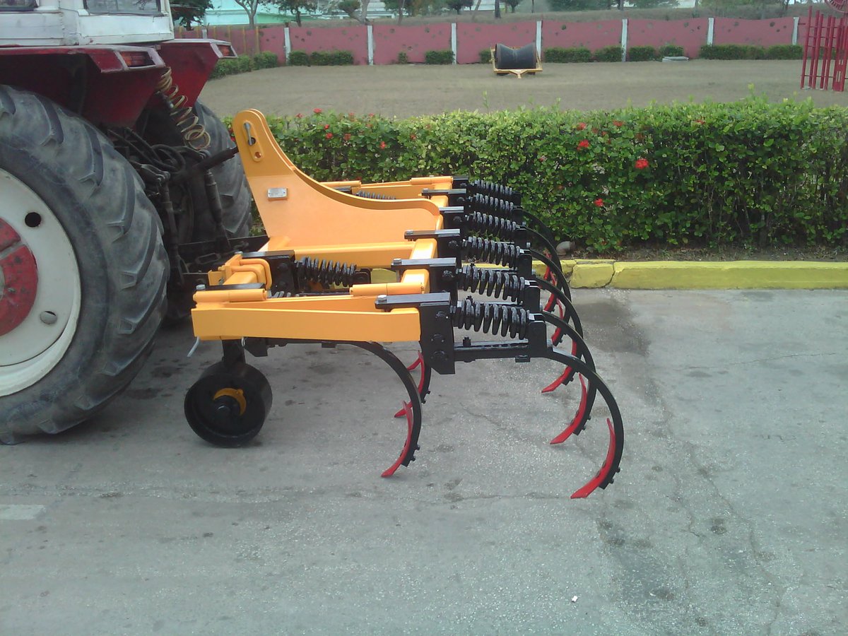 <a href="/DiazCanelB/">Miguel Díaz-Canel Bermúdez</a> <a href="/PresidenciaCuba/">Presidencia Cuba 🇨🇺</a> Las empresas de #GESIME ponen al servicio de la agricultura diversos productos para tecnificar los campos cubanos: máquinas y sistemas de riego, equipos e implementos agrícolas. Potencialidades de la industria cubana para el desarrollo de la producción de alimentos. #SiSePuede