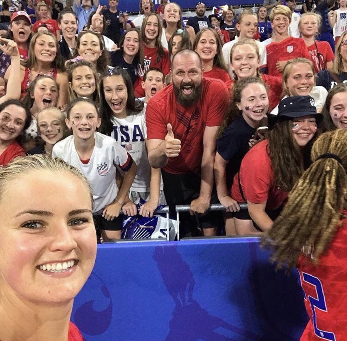 RushSoccer's tweet photo. Our Rush Players,Coaches, and Alum keep popping up everywhere! #fifawomensworldcup #RushAlum #RushUnity 🎊
.
@corushsoccer @alaskarush @uswnt @lindseyhoran10
.
#RushSoccer #RUID #TheRushWay #RushNation #RushStrong #RushFifa https://t.co/wPC11qwPxz